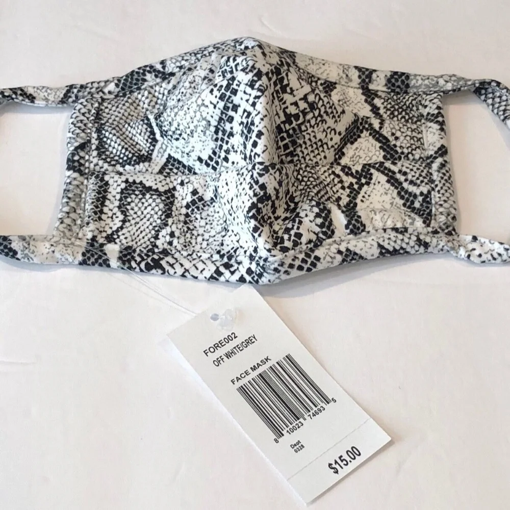 3 For $15 FORE COLLECTION Off White/Grey Snake Print Pleated Face Mask